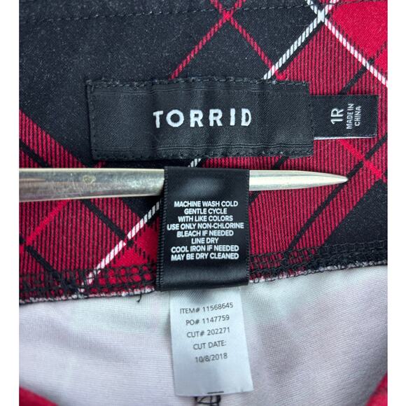 TORRID Womens Leggings Red and Black Plaid Sz 1R 1X 14-16 - Picture 6 of 6